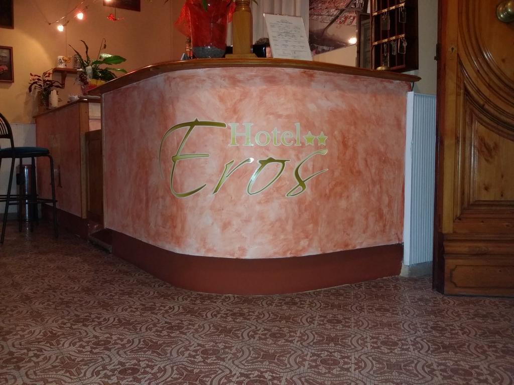 Hotel Eros ลิโด ดิ กามาโยเร ภายนอก รูปภาพ